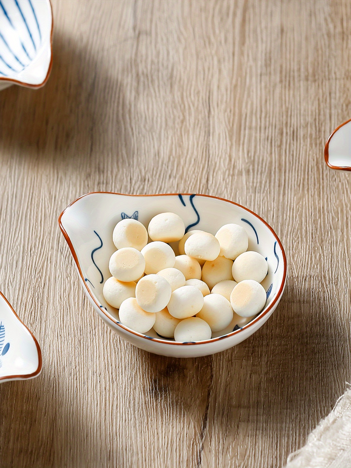 Japanese-style porcelain condiment dish, household soy sauce dish, vinegar dish