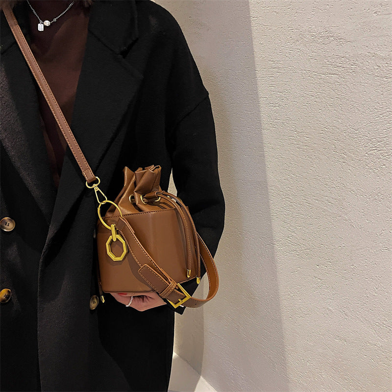 Drawstring fashion girl one-shoulder small box bag new autumn bucket messenger female bag Korean