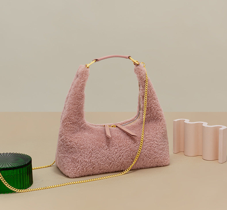 2026 Designer High Quality Cute Lamb Fur Hand Bag Crossbody Chain Bag for Ladies Soft Fluffy Lambwool Shoulder Bag