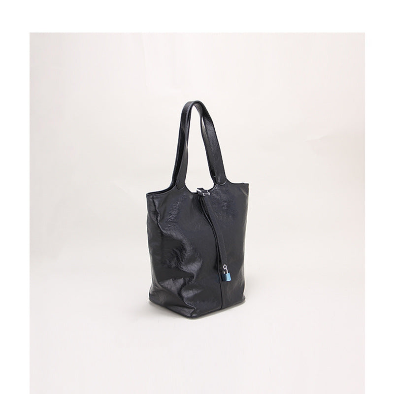 Retro Tote Basket Bag with Lock Large Capacity Bucket Bag Soft PU Leather Shoulder Bag for Women