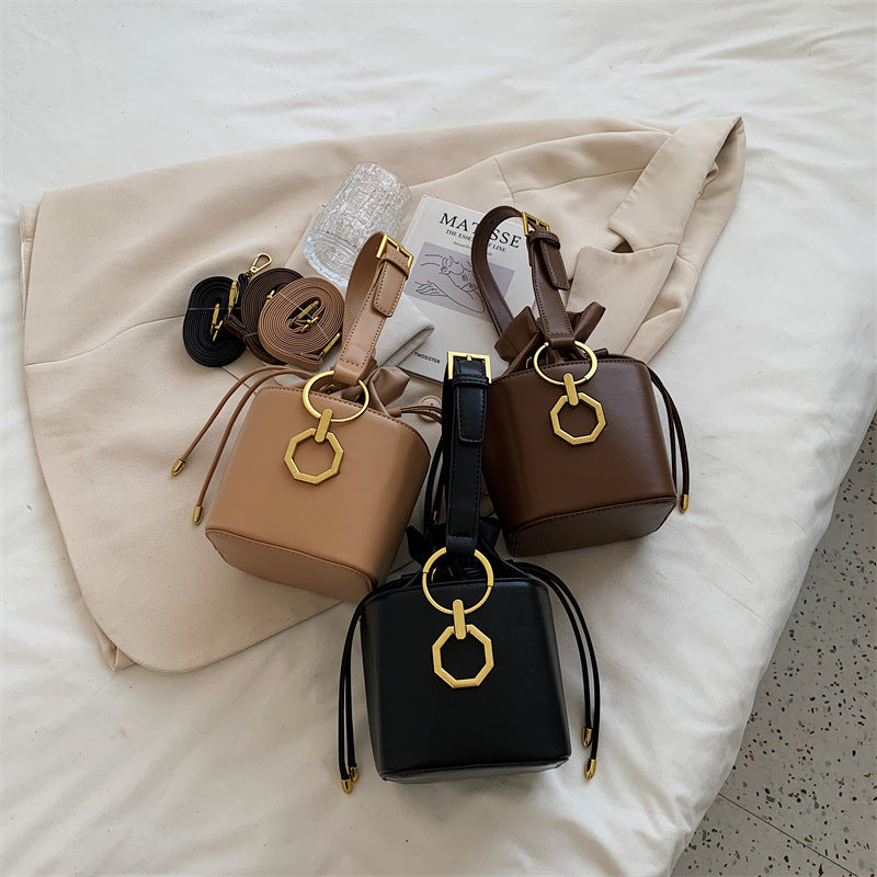 Drawstring fashion girl one-shoulder small box bag new autumn bucket messenger female bag Korean