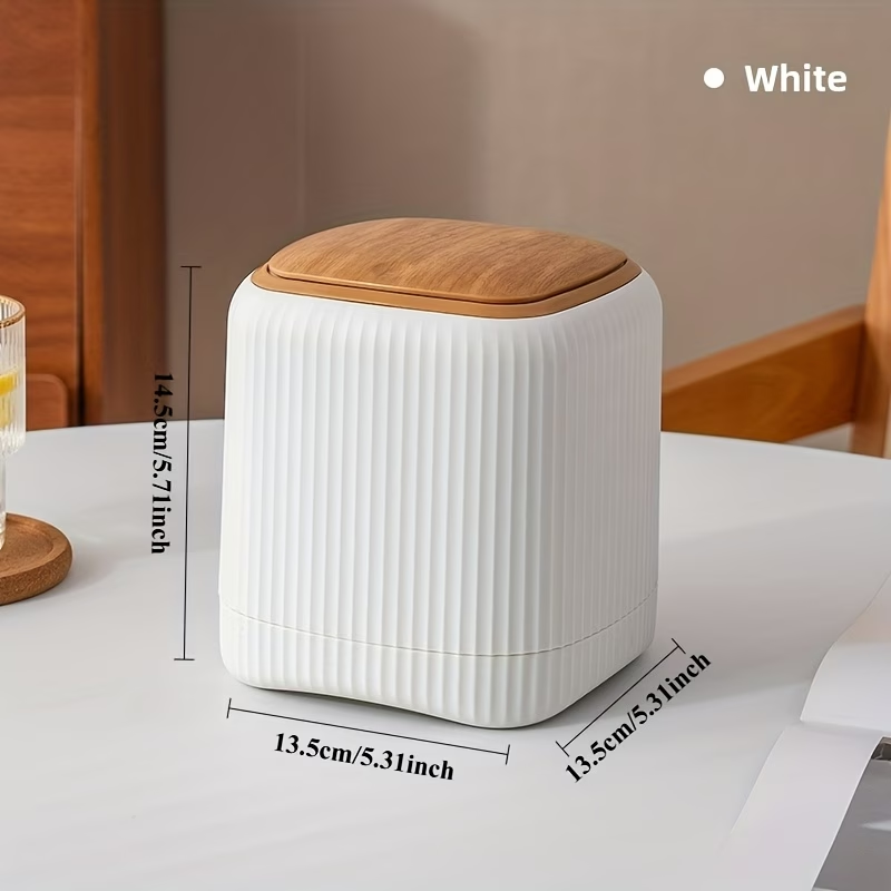Featuring a double-barrel design and a wood-grain finish, it comes with a sealing lid.